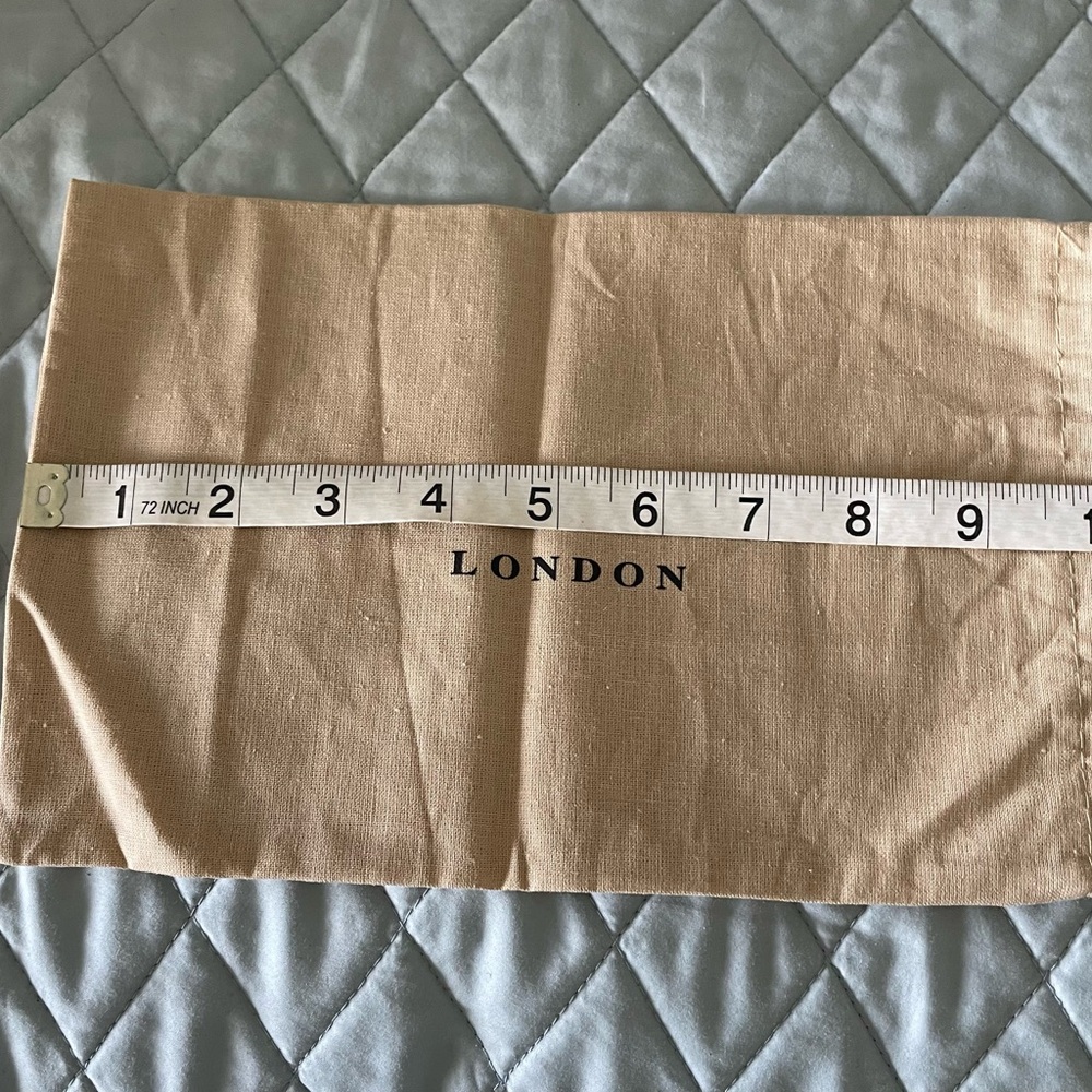 Authentic Small Burberry Dust Bag - Picture 4 of 4